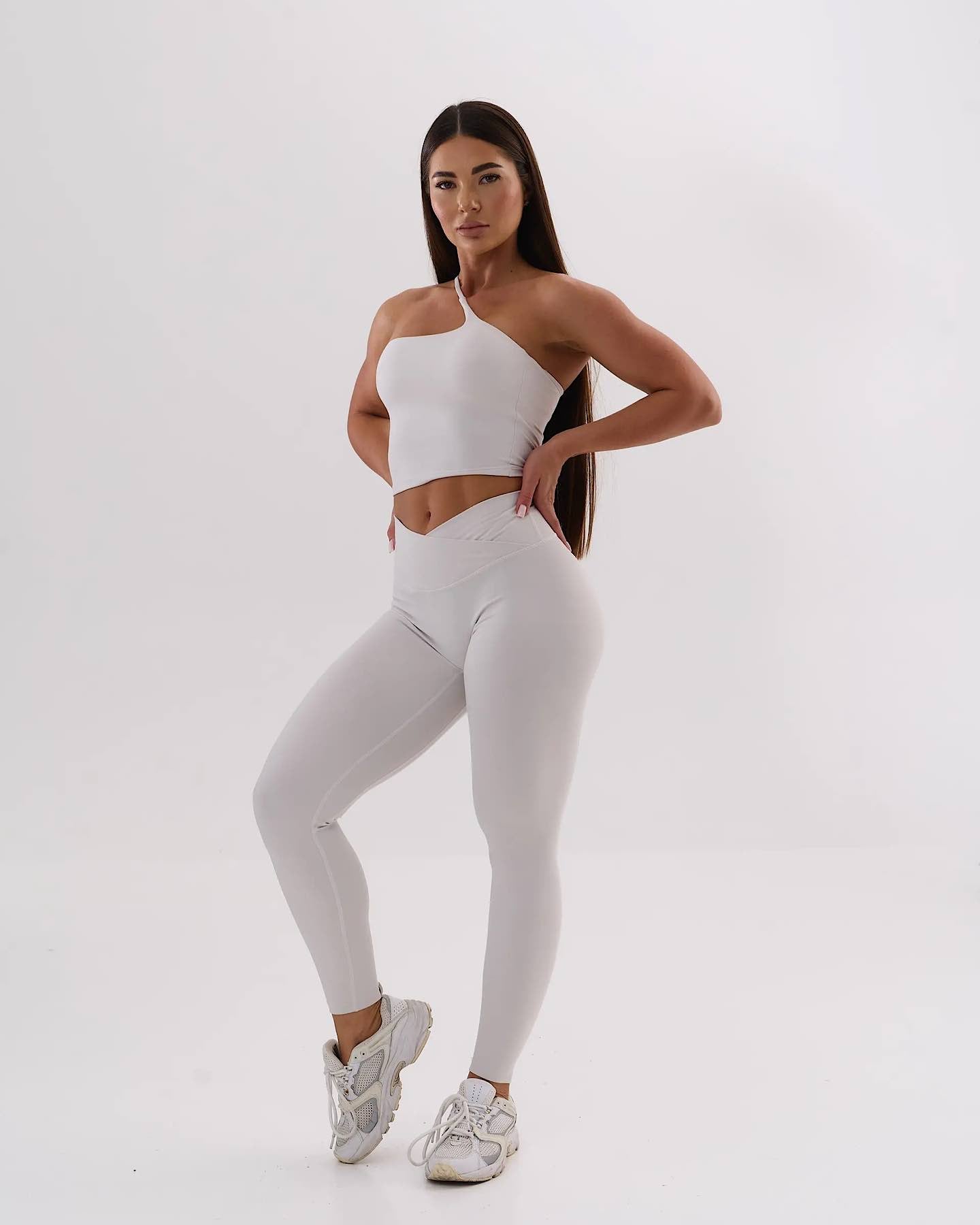 Umi one shoulder top - white