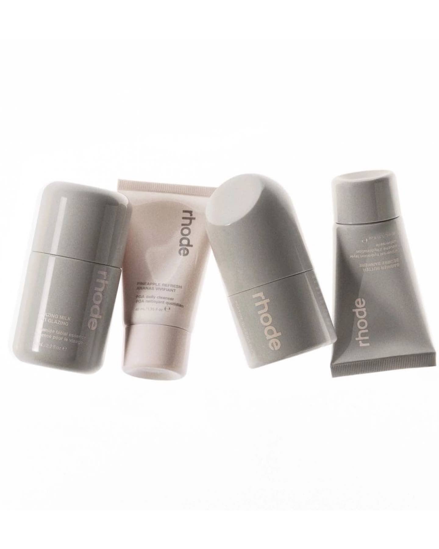 THE TRAVEL SET